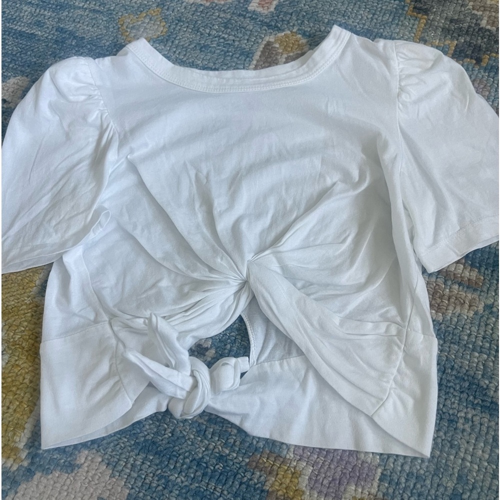 Katie J NYC white cropped puff sleeve tee w/tie in back - sz L